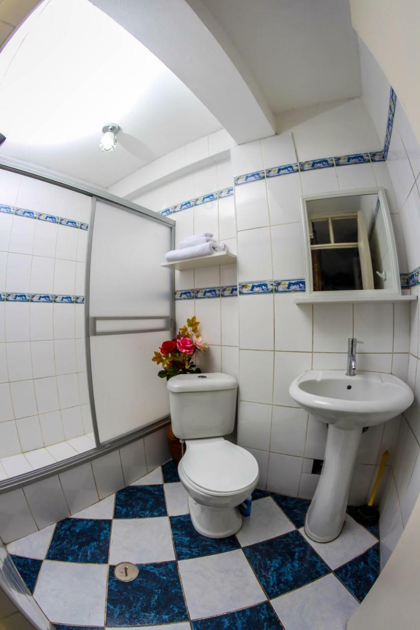 Хостел Mama Backpackers Лима Экстерьер фото