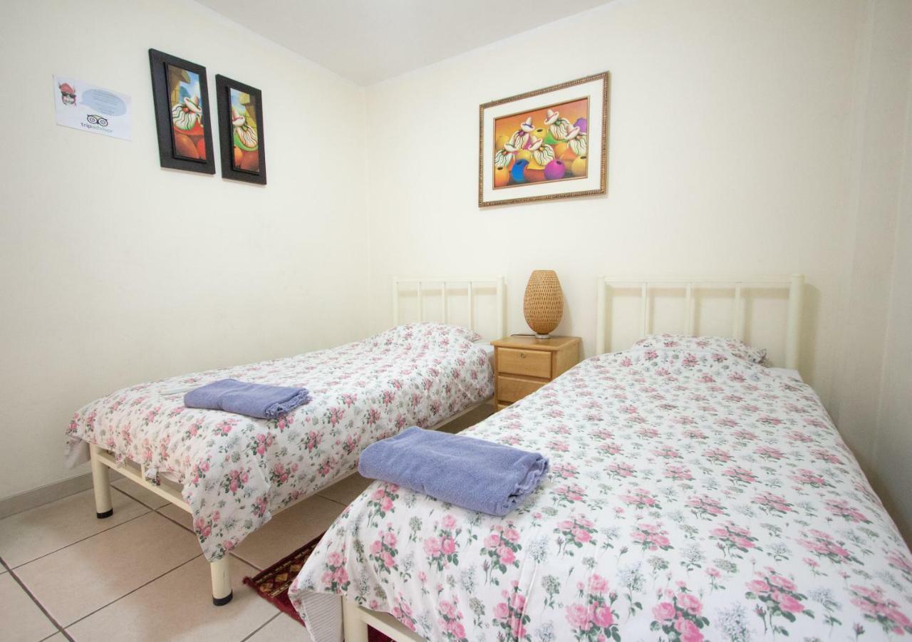 Хостел Mama Backpackers Лима Экстерьер фото